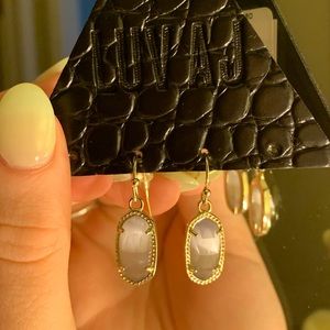 Gold Kendra Scott Earrings. Perfect Condition.